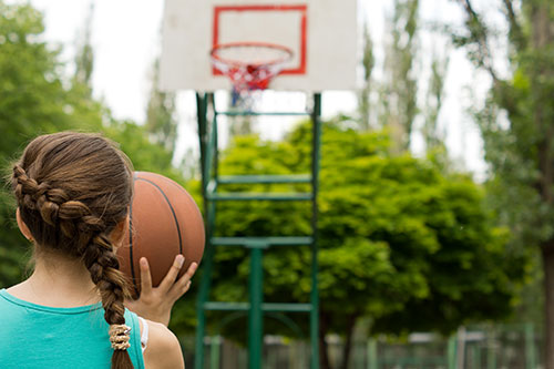 05_Girl-shooting-bball