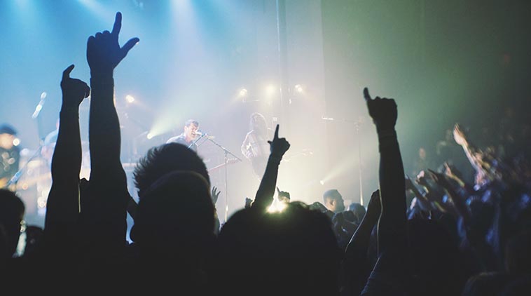 Open blog post titled '20 Ways to Rock Your 20s'